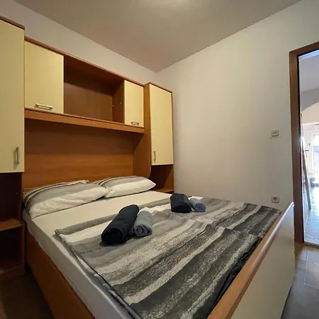 Apartman House With Outdoor Pool In