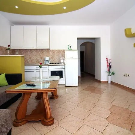 Apartment House With Outdoor Pool In Tisno