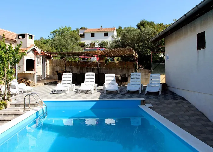 House With Outdoor Pool In Appartement *