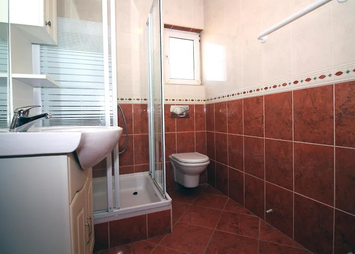 House With Outdoor Pool In Appartement