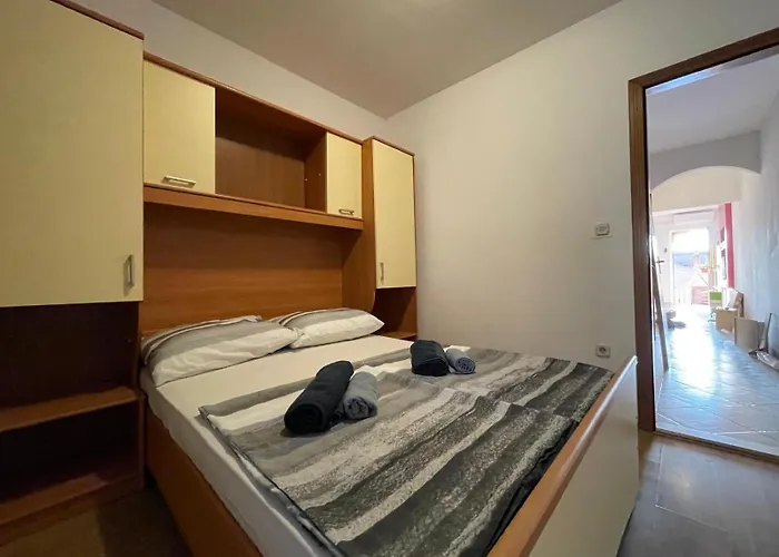 Appartement House With Outdoor Pool In