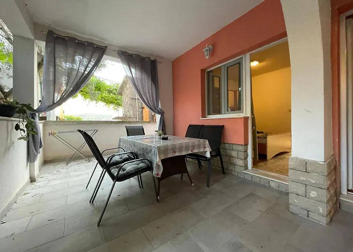 Appartement House With Outdoor Pool In