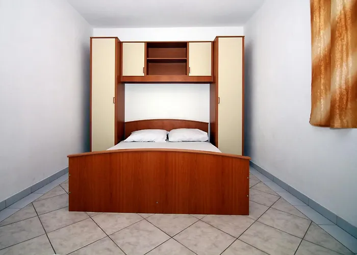 House With Outdoor Pool In