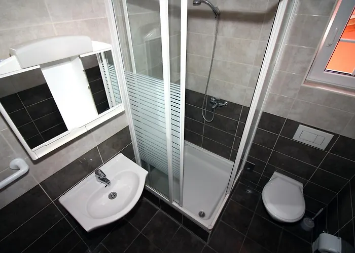 House With Outdoor Pool In Appartement