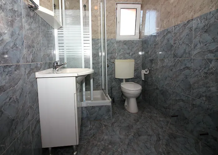 House With Outdoor Pool In Appartement *