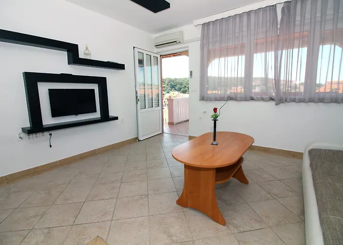 House With Outdoor Pool In Appartement *