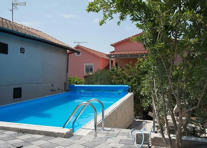 Appartement House With Outdoor Pool In *